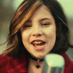 Lou Deleuze : la jeune prodige issue d’une famille bercée par la musique